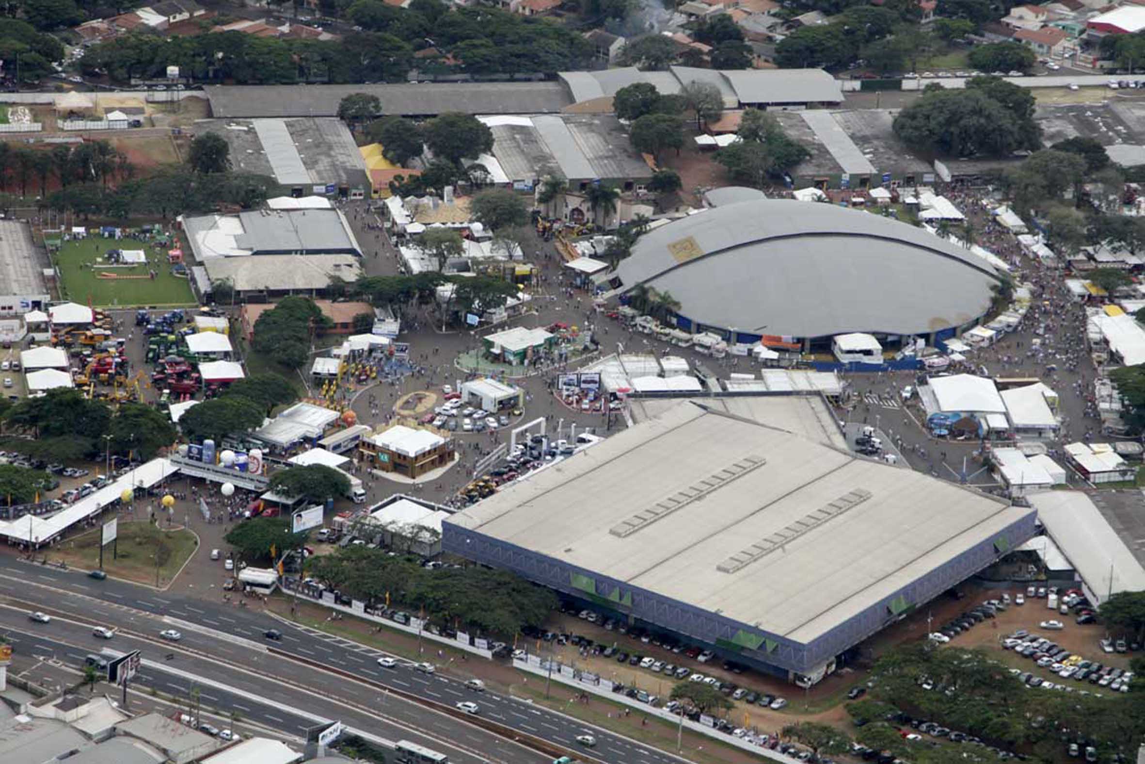 Sicredi Promove 1ª Expo União No Pavilhão Azul Do Parque De Exposições Revista Az Magazine De 4688