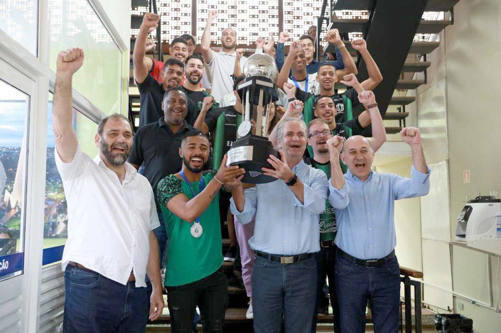 Prefeito Ulisses Maia recebe o vice-campeão Maringá FC